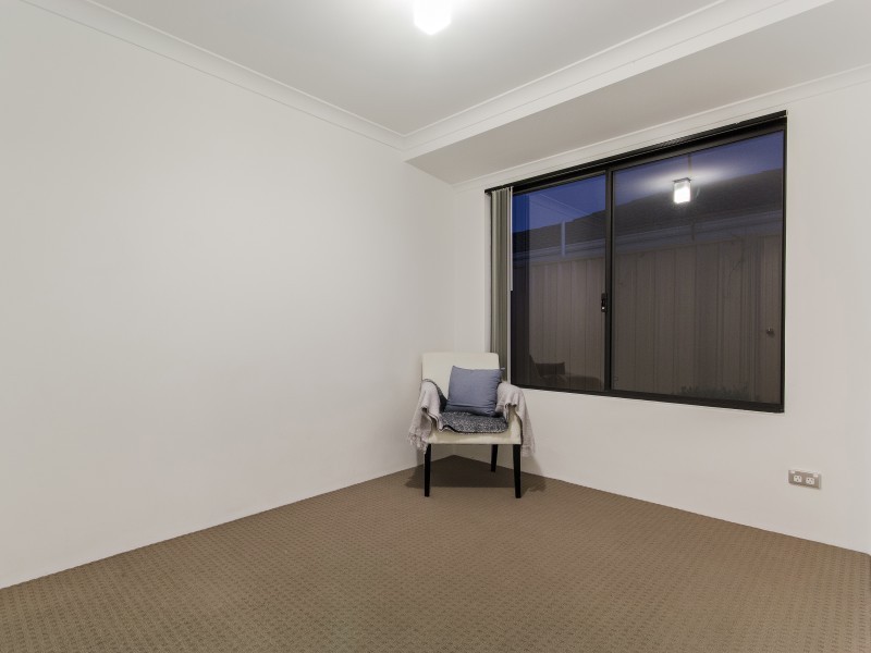33 Silverline Bend, Bertram WA 6167