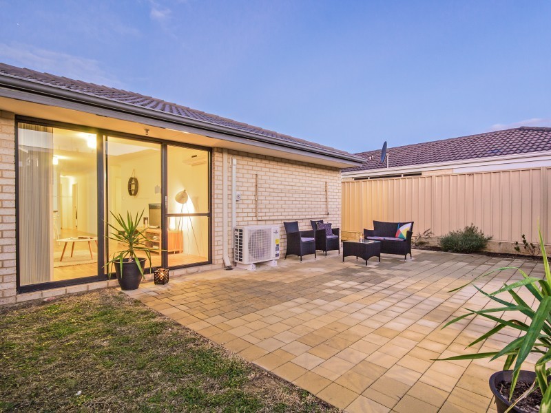 33 Silverline Bend, Bertram WA 6167
