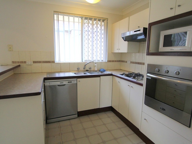 19 Mandfield Way, Parmelia WA 6167