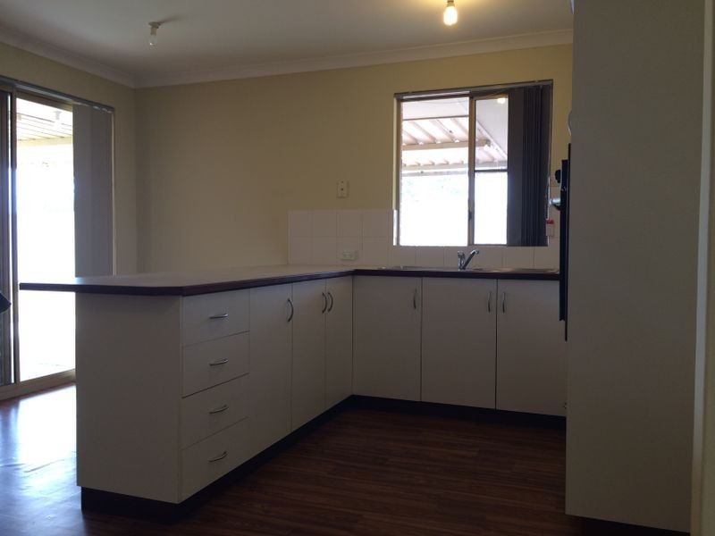 13 Discovery Cresent, Port Kennedy WA 6172