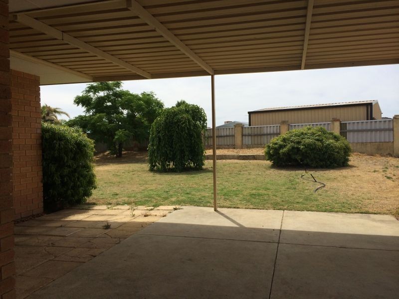 13 Discovery Cresent, Port Kennedy WA 6172