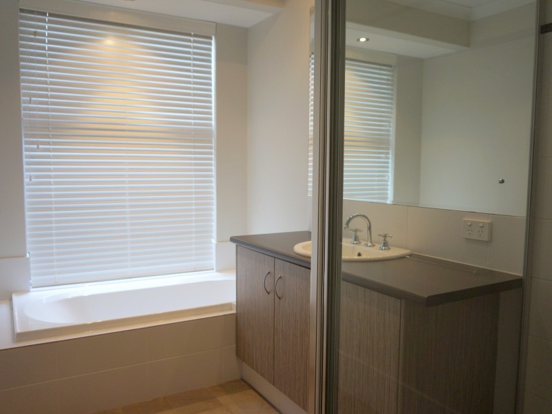 1 Esher Lane, Wellard WA 6170