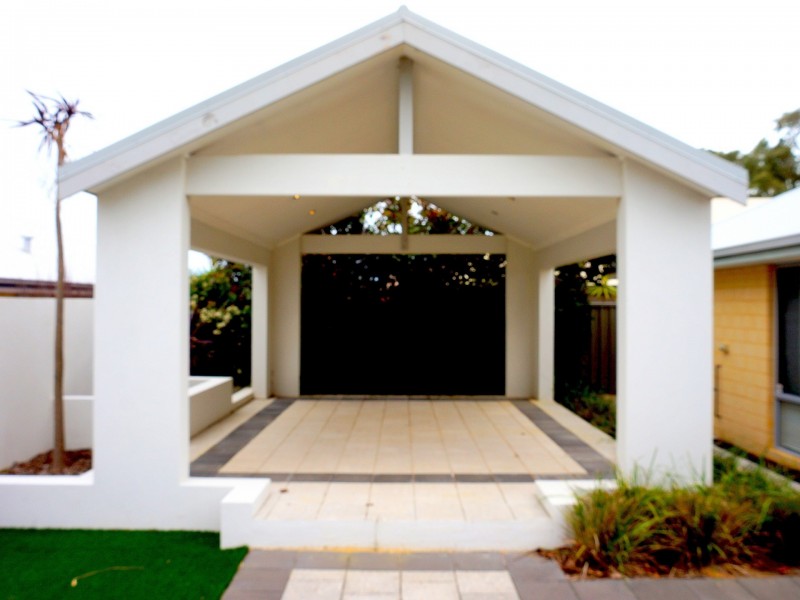 1 Esher Lane, Wellard WA 6170