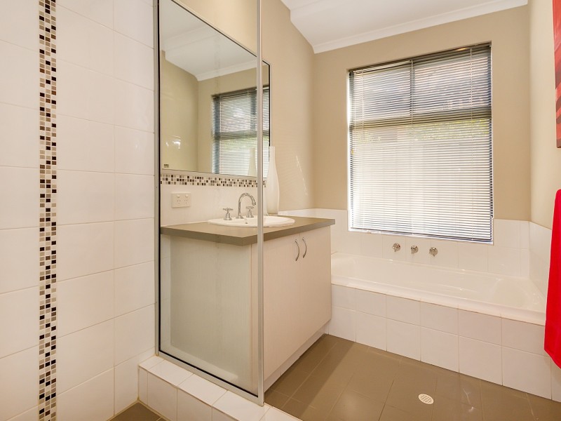 3 Esher Lane, Wellard WA 6170
