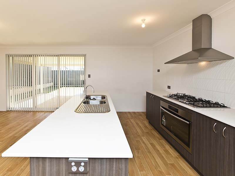 6 Solstice Bend, Wellard WA 6170