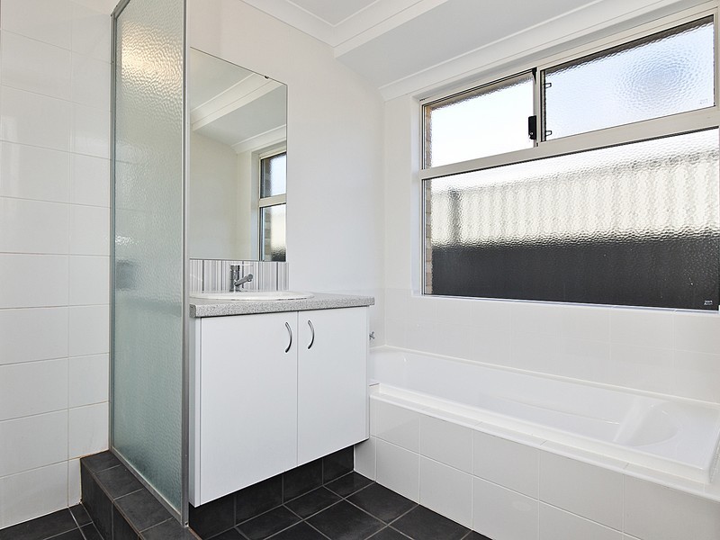 6 Solstice Bend, Wellard WA 6170