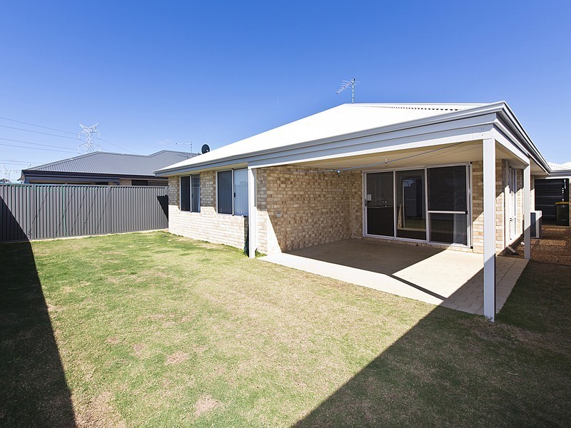 6 Solstice Bend, Wellard WA 6170