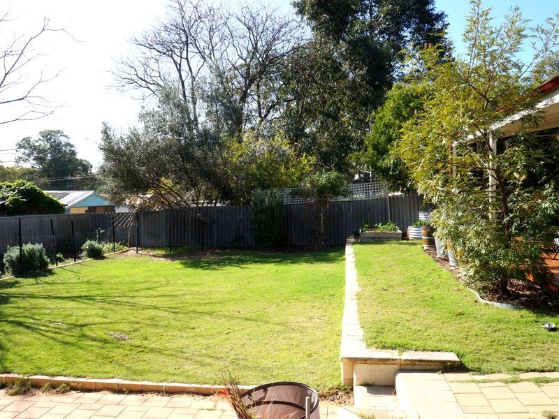 8 Munday Way, Medina WA 6167