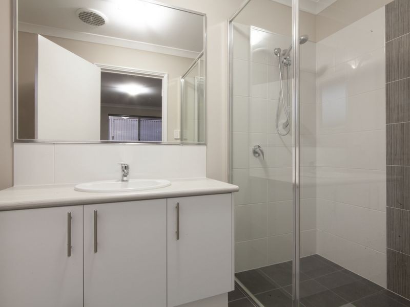 5 Gaffin Way, Kwinana Town Centre WA 6167