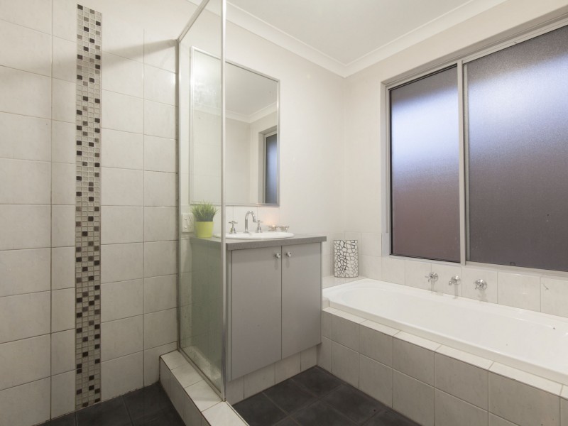 37 Dewsbury Drive, Bertram WA 6167