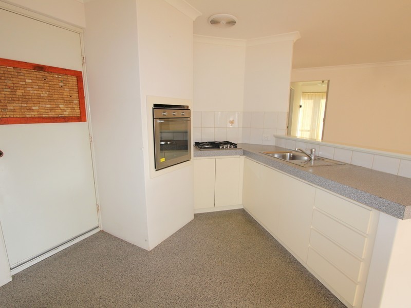 30 Round Hill Drive, Port Kennedy WA 6172