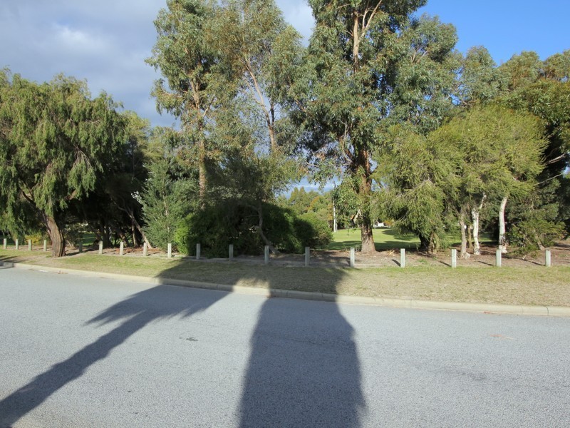 30 Round Hill Drive, Port Kennedy WA 6172
