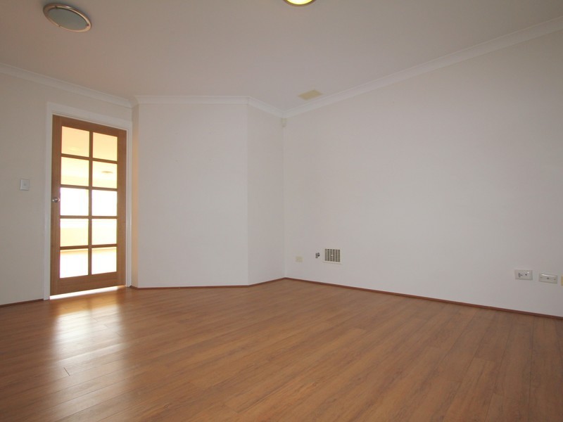 30 Round Hill Drive, Port Kennedy WA 6172