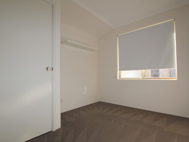 30 Round Hill Drive, Port Kennedy WA 6172