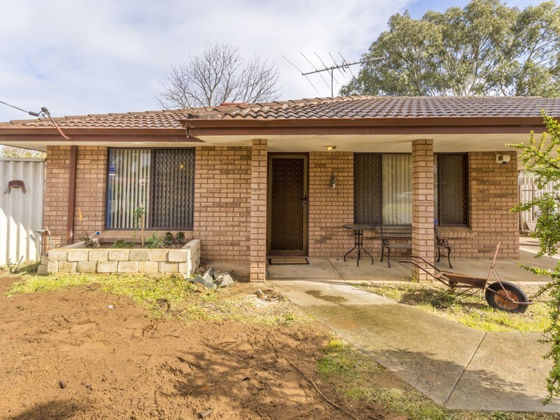 16 Cimbor Way, Parmelia WA 6167