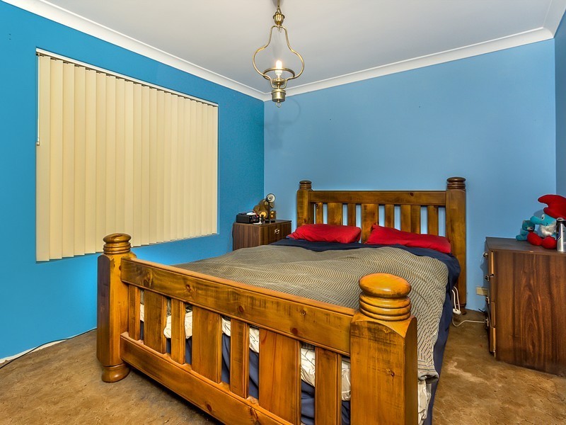 16 Cimbor Way, Parmelia WA 6167
