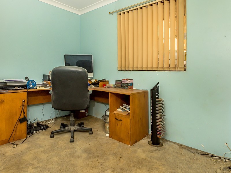 16 Cimbor Way, Parmelia WA 6167