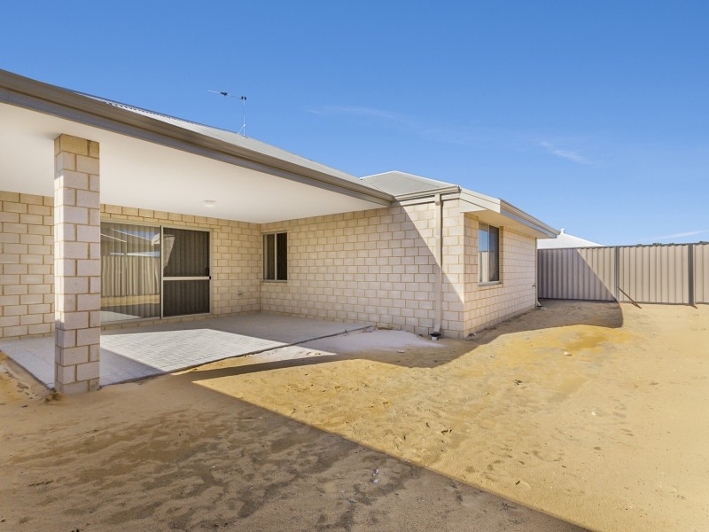 25 Haywire Avenue, Whitby WA 6123