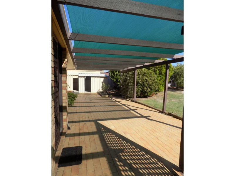 5 St Michaels Court, Cooloongup WA 6168