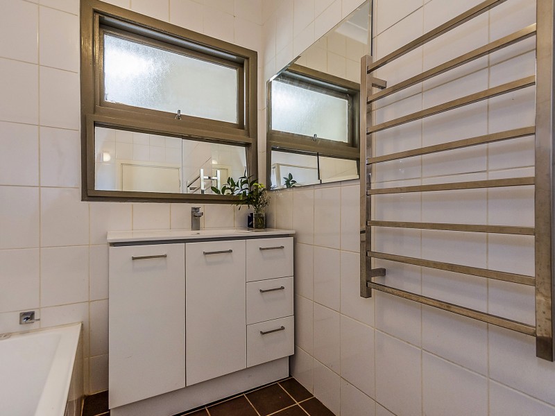 6 Larkin Court, Medina WA 6167