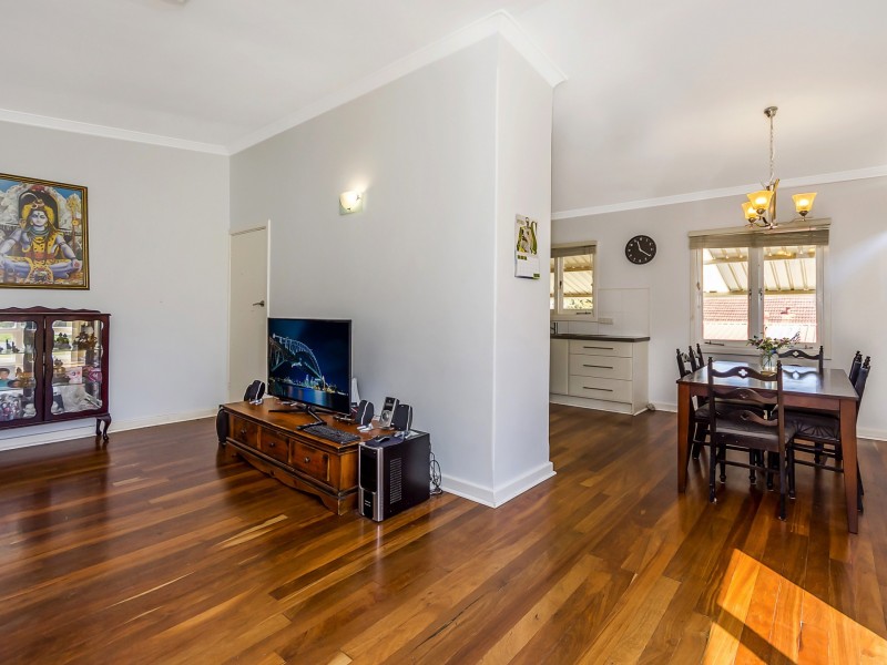 6 Larkin Court, Medina WA 6167