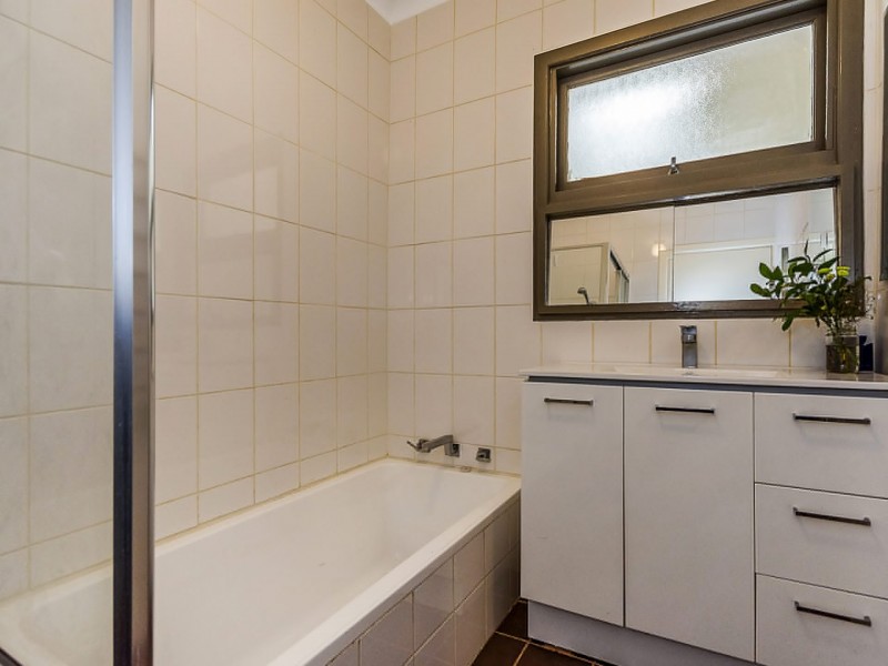 6 Larkin Court, Medina WA 6167