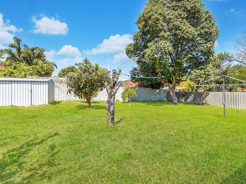 6 Larkin Court, Medina WA 6167