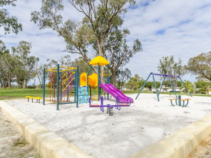 5 David Place, Calista WA 6167