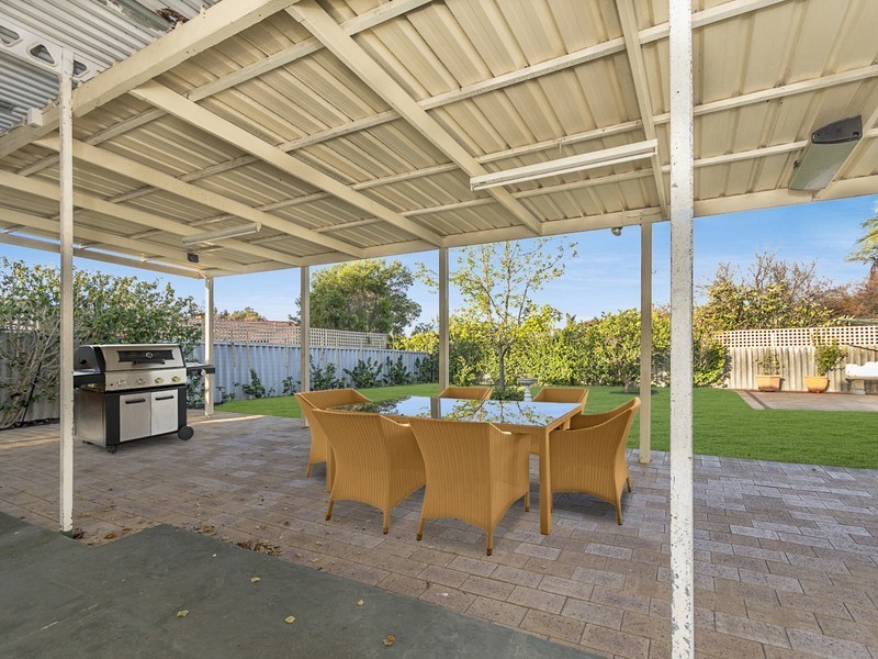 4 Theseus Way, Coolbellup WA 6163