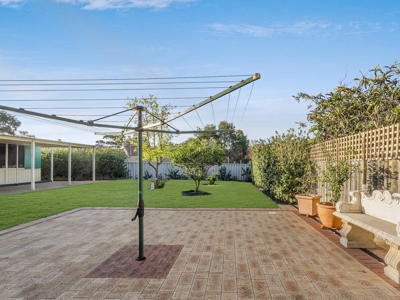4 Theseus Way, Coolbellup WA 6163