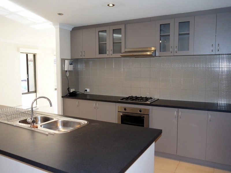 8 Bingham Drive, Success WA 6164