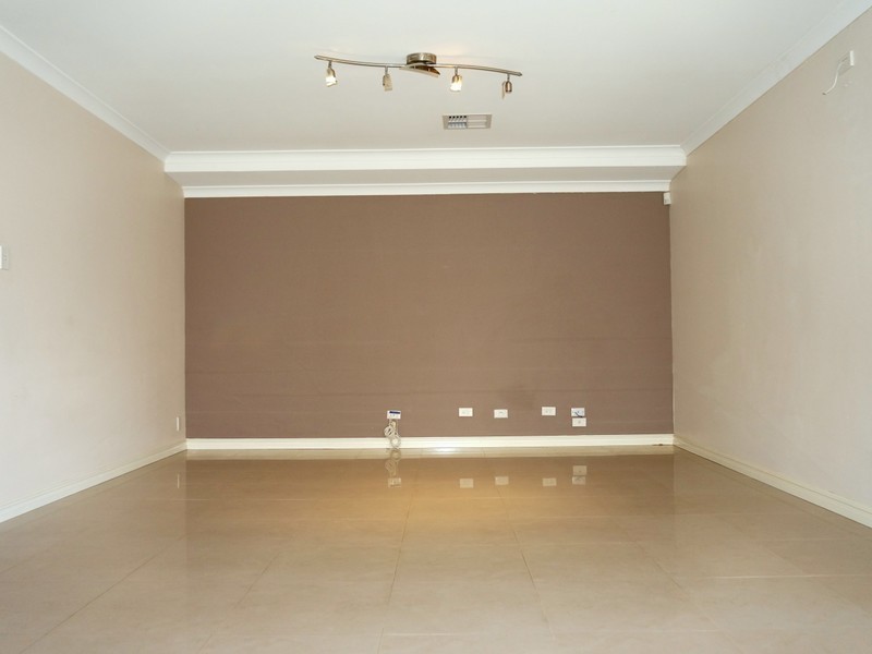 8 Bingham Drive, Success WA 6164