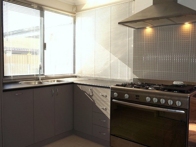 8 Bingham Drive, Success WA 6164