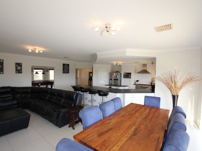 10 Balka Court, Wellard WA 6170