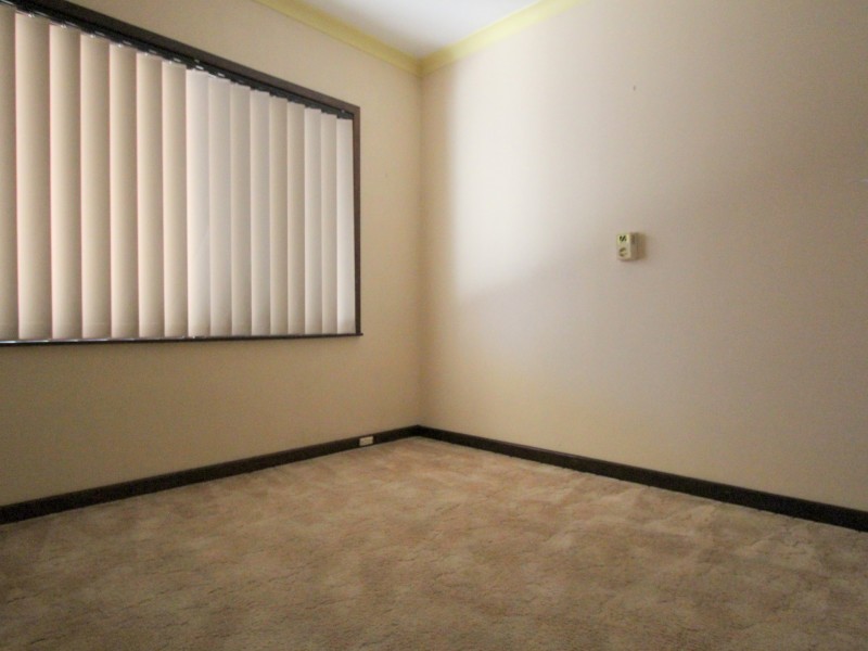 8 Nathaniel Way, Orelia WA 6167