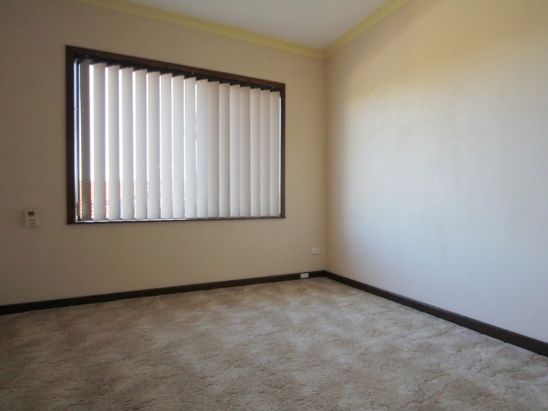 8 Nathaniel Way, Orelia WA 6167