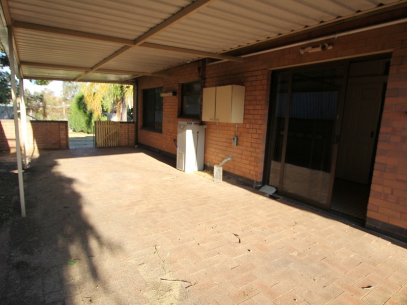 8 Nathaniel Way, Orelia WA 6167