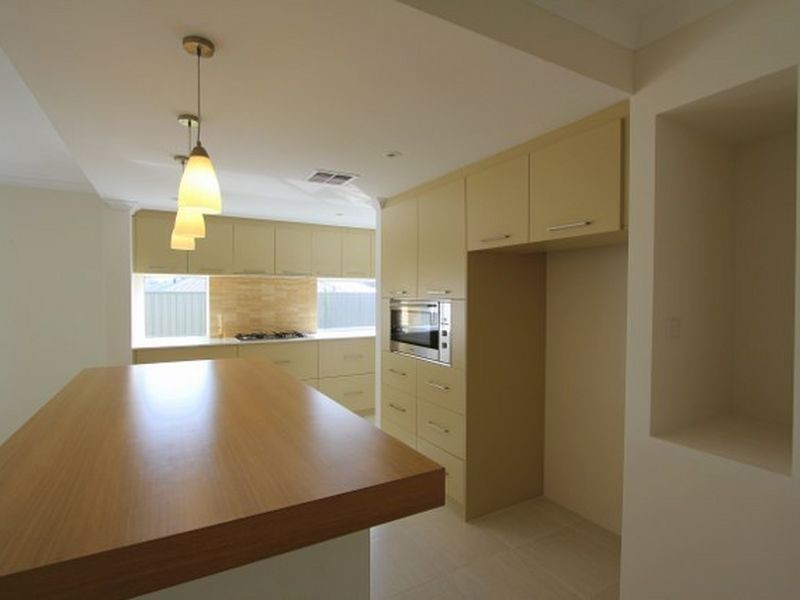 14 Shaftesbury Way, Wellard WA 6170