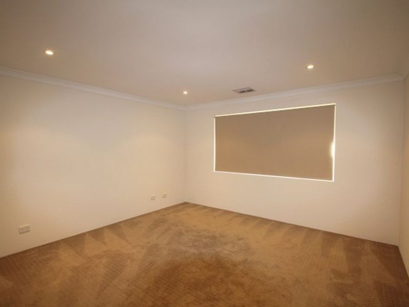 14 Shaftesbury Way, Wellard WA 6170