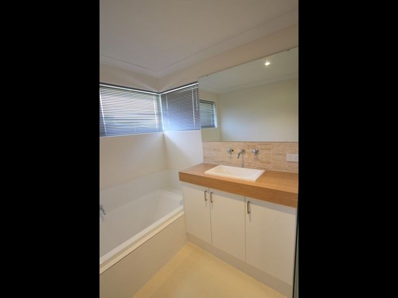 14 Shaftesbury Way, Wellard WA 6170