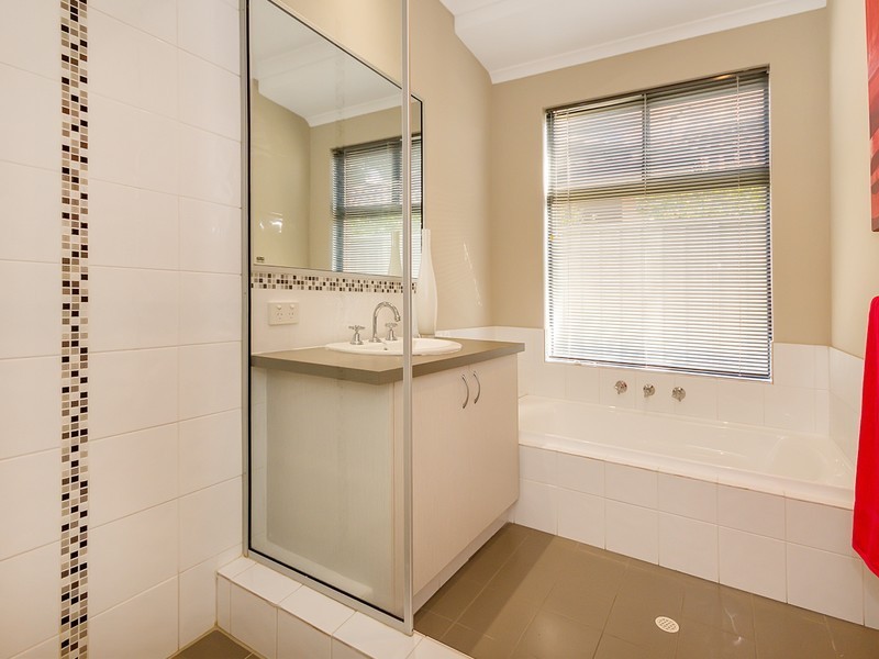 3 Esher Lane, Wellard WA 6170