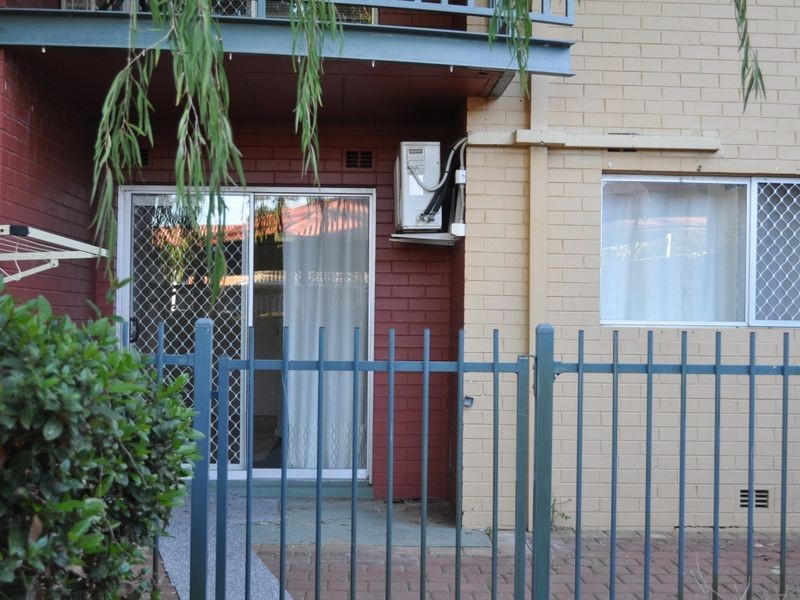 Unit 6/13 Dowling Place, Orelia WA 6167