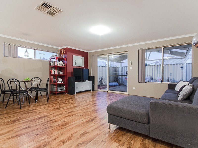 14 Warrior Pass, Bertram WA 6167