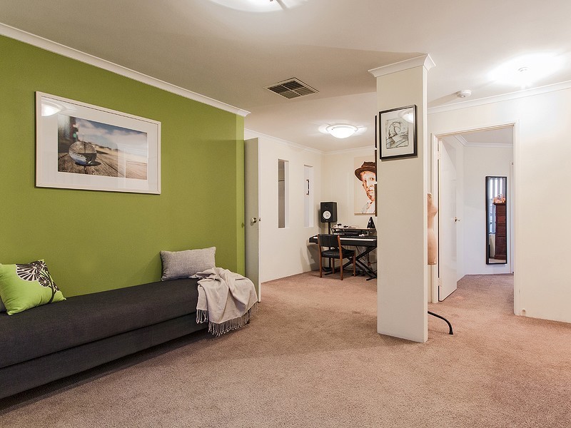 14 Warrior Pass, Bertram WA 6167