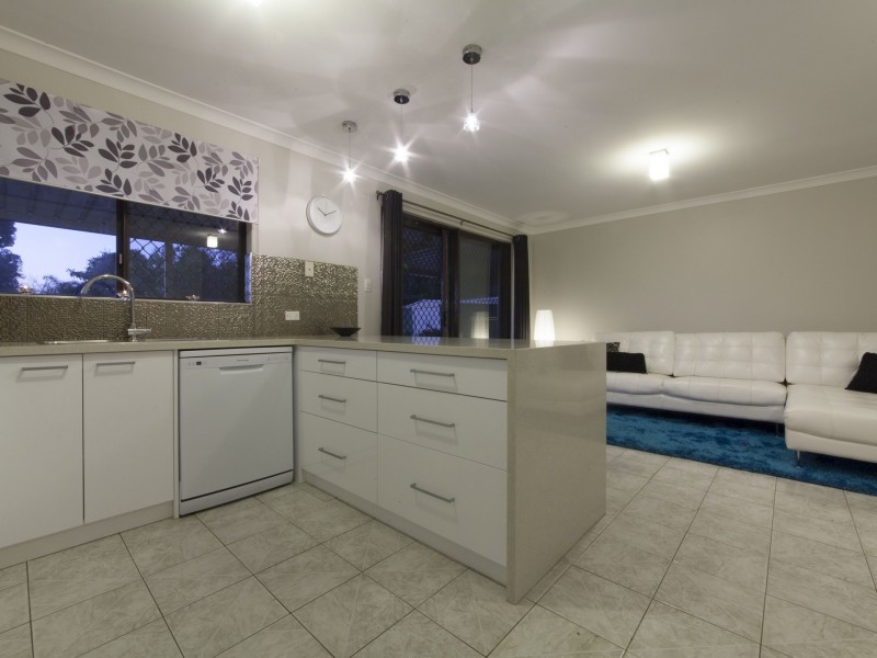 9 Robbins Retreat, Leda WA 6170