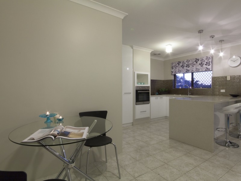 9 Robbins Retreat, Leda WA 6170