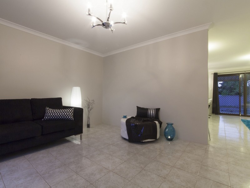 9 Robbins Retreat, Leda WA 6170