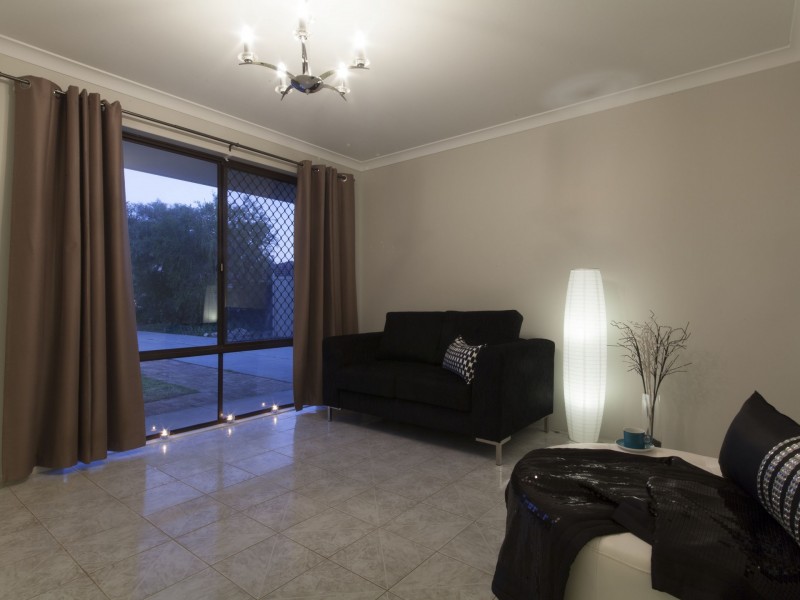 9 Robbins Retreat, Leda WA 6170