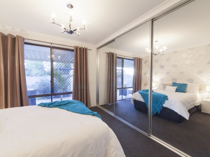 9 Robbins Retreat, Leda WA 6170