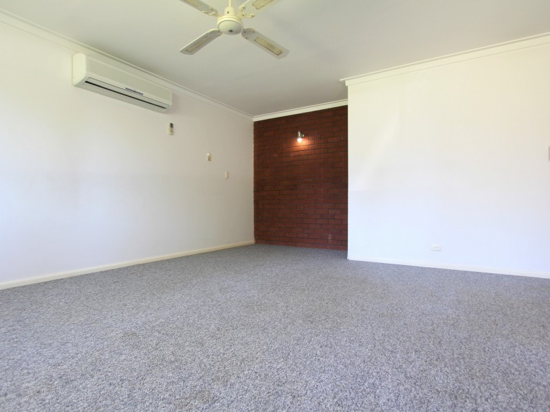 16 Dawson Way, Parmelia WA 6167